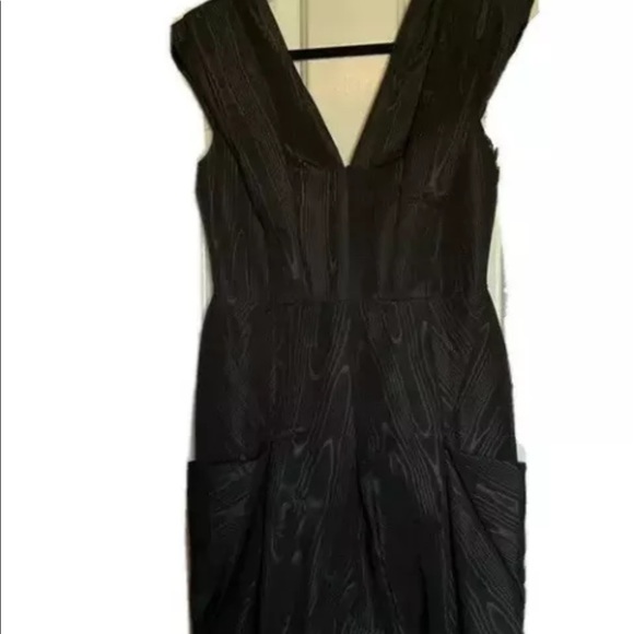 BCBGMAXAZRIA Amerie black bubble hem with pockets V neck dress size 6. - Picture 3 of 9